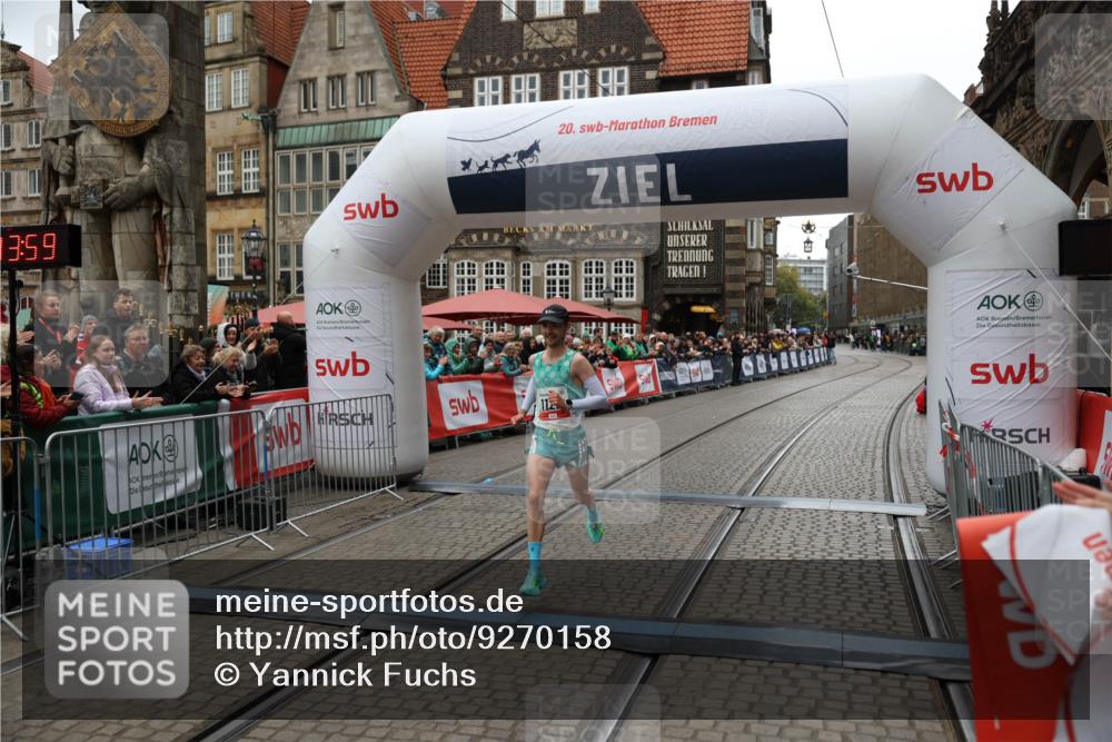 05.10.2025 - 20. swb-Marathon Bremen Yannick Fuchs http://msf.ph/oto/9270158 05.10.2025 12:14:49 Ziel 1122 meine-sportfotos.de