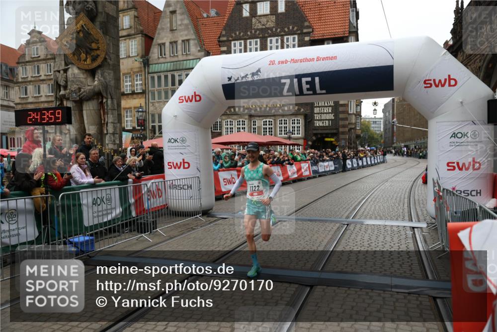 05.10.2025 - 20. swb-Marathon Bremen Yannick Fuchs http://msf.ph/oto/9270170 05.10.2025 12:14:49 Ziel 1122 meine-sportfotos.de