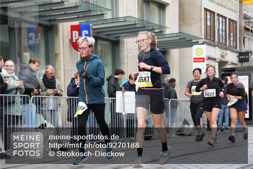 05.10.2025 - 20. swb-Marathon Bremen Strokosch-Dieckow http://msf.ph/oto/9270188 05.10.2025 11:08:21 Ziel 7069, 7706, 9191, 9235, 9274, 9276, 9481, 9589, 9721, 9853, 9982, 10051, 10134, 10212, 10567, 10787, 10859, 10939, 10998, 11028, 11073, 11076, 11242, 11479, 11590, 7069, 7706, 9191, 9235, 9274, 9276, 9481, 9589, 9721, 9853, 9982, 10051, 10134, 10212, 10567, 10787, 10859, 10939, 10998, 11028, 11073, 11076, 11242, 11479, 11590 meine-sportfotos.de