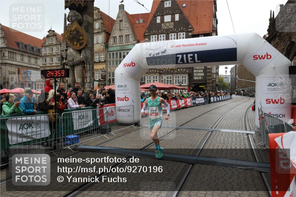 05.10.2025 - 20. swb-Marathon Bremen Yannick Fuchs http://msf.ph/oto/9270196 05.10.2025 12:14:49 Ziel 1122 meine-sportfotos.de