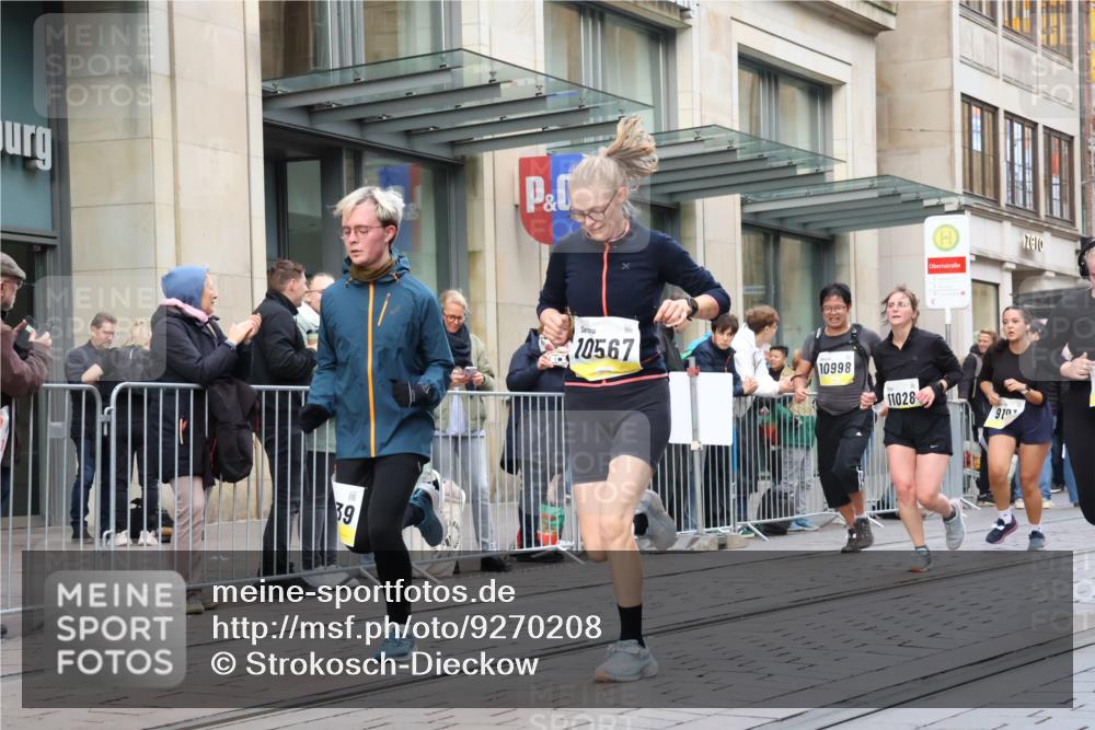 05.10.2025 - 20. swb-Marathon Bremen Strokosch-Dieckow http://msf.ph/oto/9270208 05.10.2025 11:08:21 Ziel 7069, 7706, 9191, 9235, 9274, 9276, 9481, 9589, 9721, 9853, 9982, 10051, 10134, 10212, 10567, 10787, 10859, 10939, 10998, 11028, 11073, 11076, 11242, 11479, 11590, 7069, 7706, 9191, 9235, 9274, 9276, 9481, 9589, 9721, 9853, 9982, 10051, 10134, 10212, 10567, 10787, 10859, 10939, 10998, 11028, 11073, 11076, 11242, 11479, 11590 meine-sportfotos.de