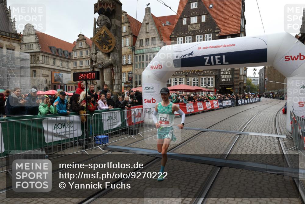 05.10.2025 - 20. swb-Marathon Bremen Yannick Fuchs http://msf.ph/oto/9270222 05.10.2025 12:14:49 Ziel 1122 meine-sportfotos.de