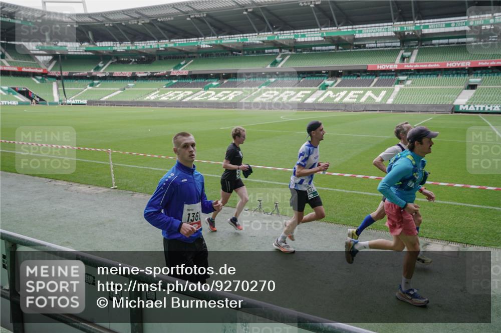 05.10.2025 - 20. swb-Marathon Bremen Michael Burmester http://msf.ph/oto/9270270 05.10.2025 12:41:20 Laufen im Stadion 9, 37, 38, 40, 45, 198, 377, 623, 689, 1042, 1258, 1368, 1476, 2048, 2064, 2169, 2284, 2497, 2670, 2683, 2743, 2801, 2909, 3707, 3817, 4158, 4375, 4984, 6566, 8211, 46, 945, 2036, 2057, 7587 meine-sportfotos.de