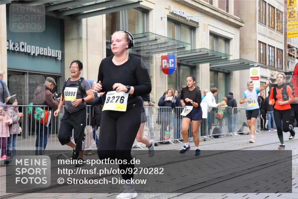 05.10.2025 - 20. swb-Marathon Bremen Strokosch-Dieckow http://msf.ph/oto/9270282 05.10.2025 11:08:24 Ziel 7069, 7706, 9184, 9191, 9274, 9276, 9481, 9589, 9721, 9853, 9912, 9982, 10051, 10134, 10212, 10248, 10567, 10714, 10787, 10840, 10859, 10939, 10998, 11028, 11073, 11076, 11242, 11479, 11590, 7069, 7706, 9184, 9191, 9274, 9276, 9481, 9589, 9721, 9853, 9912, 9982, 10051, 10134, 10212, 10248, 10567, 10714, 10787, 10840, 10859, 10939, 10998, 11028, 11073, 11076, 11242, 11479, 11590 meine-sportfotos.de
