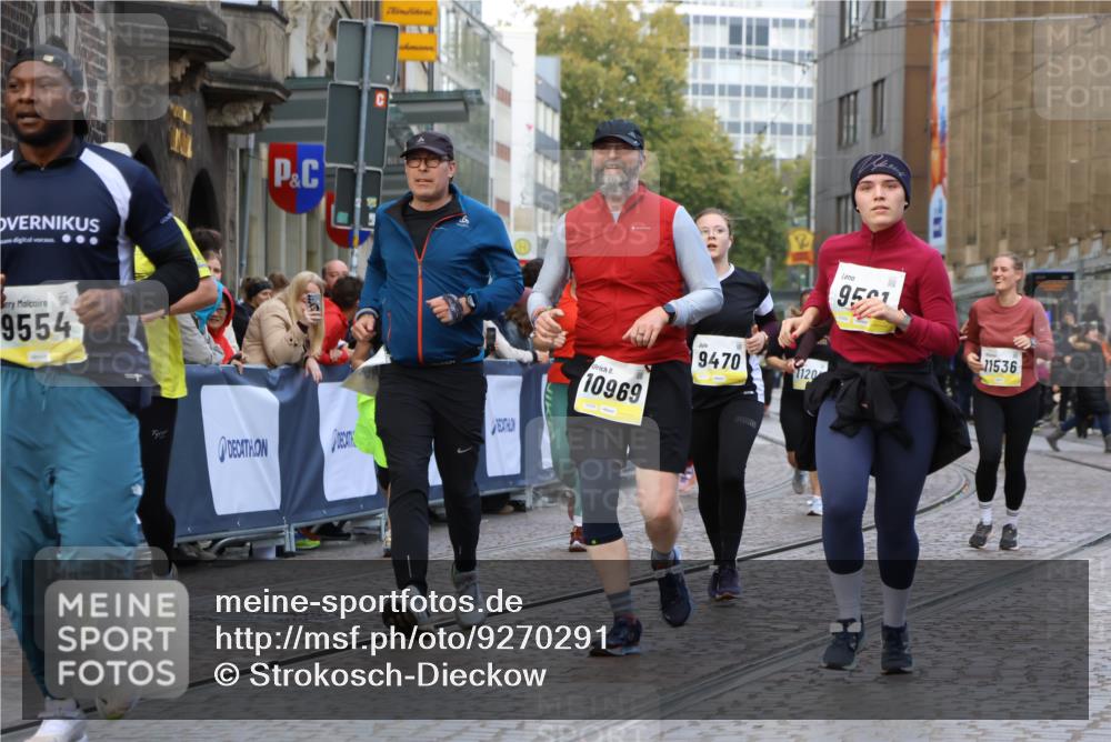 05.10.2025 - 20. swb-Marathon Bremen Strokosch-Dieckow http://msf.ph/oto/9270291 05.10.2025 11:10:02 Ziel 7799, 9288, 9470, 9476, 9554, 9561, 9760, 10383, 10435, 10515, 10563, 10596, 10659, 10885, 10969, 11401, 11405, 11536, 11634, 11748 meine-sportfotos.de