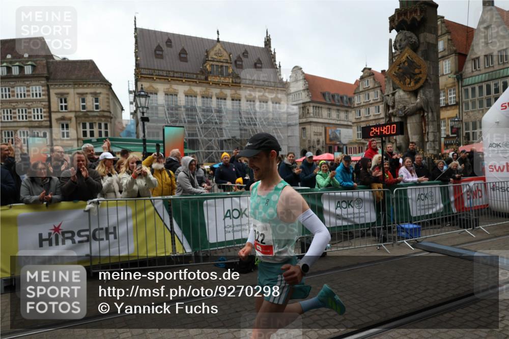 05.10.2025 - 20. swb-Marathon Bremen Yannick Fuchs http://msf.ph/oto/9270298 05.10.2025 12:14:50 Ziel 1122 meine-sportfotos.de