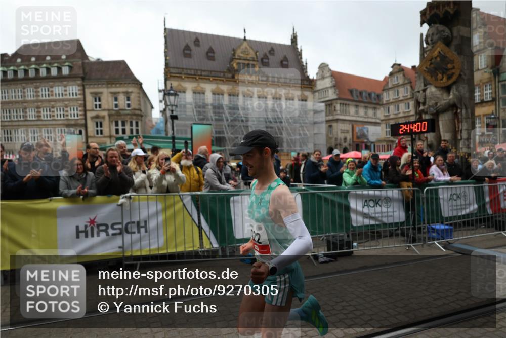 05.10.2025 - 20. swb-Marathon Bremen Yannick Fuchs http://msf.ph/oto/9270305 05.10.2025 12:14:50 Ziel 1122 meine-sportfotos.de