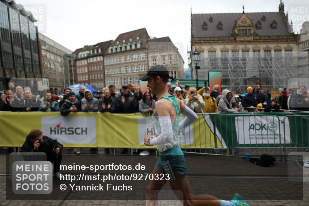 05.10.2025 - 20. swb-Marathon Bremen Yannick Fuchs http://msf.ph/oto/9270323 05.10.2025 12:14:50 Ziel 1122 meine-sportfotos.de