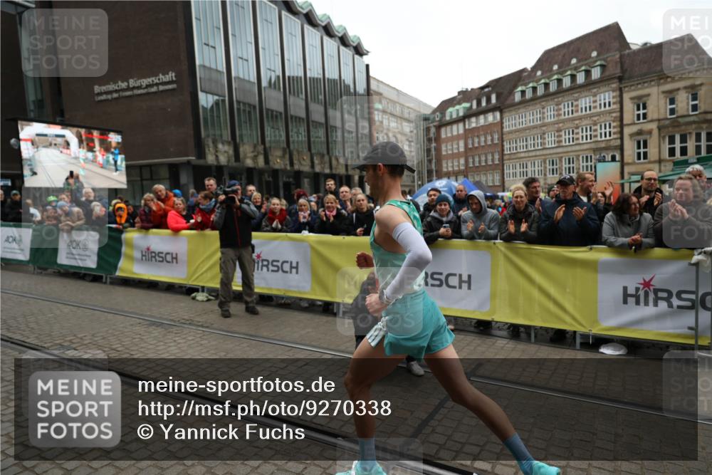 05.10.2025 - 20. swb-Marathon Bremen Yannick Fuchs http://msf.ph/oto/9270338 05.10.2025 12:14:51 Ziel 1122 meine-sportfotos.de