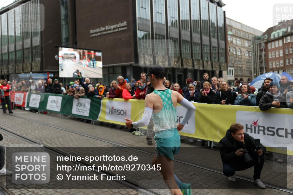 05.10.2025 - 20. swb-Marathon Bremen Yannick Fuchs http://msf.ph/oto/9270345 05.10.2025 12:14:51 Ziel 1122 meine-sportfotos.de