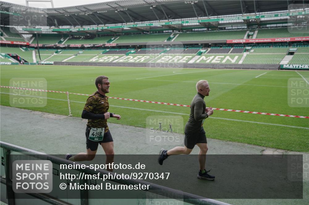 05.10.2025 - 20. swb-Marathon Bremen Michael Burmester http://msf.ph/oto/9270347 05.10.2025 12:41:25 Laufen im Stadion 9, 37, 38, 40, 45, 198, 377, 623, 689, 1042, 1258, 1368, 1476, 2048, 2064, 2169, 2284, 2497, 2670, 2683, 2743, 2801, 2909, 3707, 3817, 4158, 4375, 4984, 6566, 8211, 45, 46, 623, 945, 2036, 2057, 2169, 7587 meine-sportfotos.de
