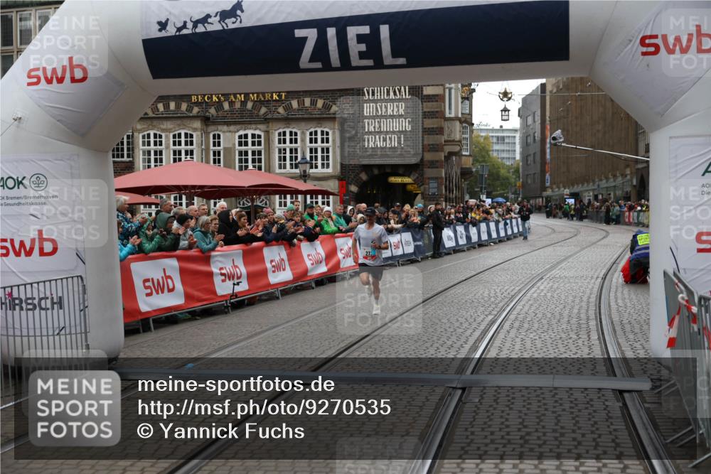 05.10.2025 - 20. swb-Marathon Bremen Yannick Fuchs http://msf.ph/oto/9270535 05.10.2025 12:15:13 Ziel 212 meine-sportfotos.de