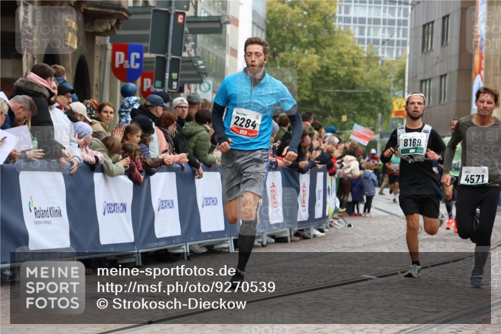 05.10.2025 - 20. swb-Marathon Bremen Strokosch-Dieckow http://msf.ph/oto/9270539 05.10.2025 13:01:38 Ziel 1042, 2284, 4571, 6302, 7440, 8169 meine-sportfotos.de