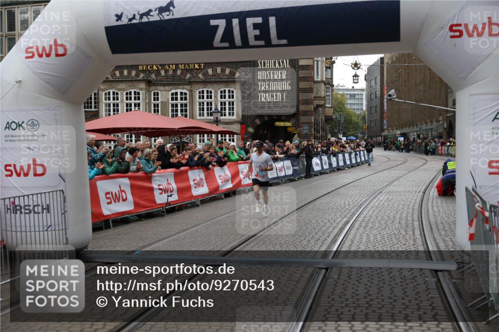 05.10.2025 - 20. swb-Marathon Bremen Yannick Fuchs http://msf.ph/oto/9270543 05.10.2025 12:15:13 Ziel 212 meine-sportfotos.de