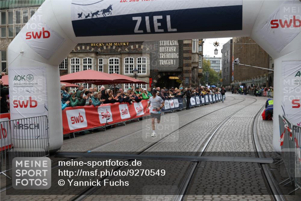05.10.2025 - 20. swb-Marathon Bremen Yannick Fuchs http://msf.ph/oto/9270549 05.10.2025 12:15:14 Ziel 212 meine-sportfotos.de