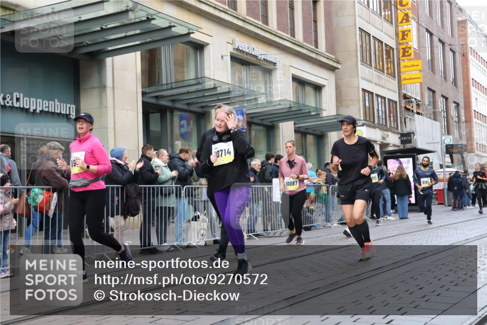 05.10.2025 - 20. swb-Marathon Bremen Strokosch-Dieckow http://msf.ph/oto/9270572 05.10.2025 11:08:33 Ziel 7069, 7706, 9184, 9191, 9274, 9276, 9466, 9589, 9721, 9774, 9853, 9912, 10031, 10051, 10087, 10248, 10458, 10567, 10714, 10840, 10939, 10998, 11028, 11073, 11076, 11126, 11142, 11479, 11590, 7069, 7706, 9184, 9191, 9274, 9276, 9466, 9589, 9721, 9774, 9853, 9912, 10031, 10051, 10087, 10248, 10458, 10567, 10714, 10840, 10939, 10998, 11028, 11073, 11076, 11126, 11142, 11479, 11590 meine-sportfotos.de