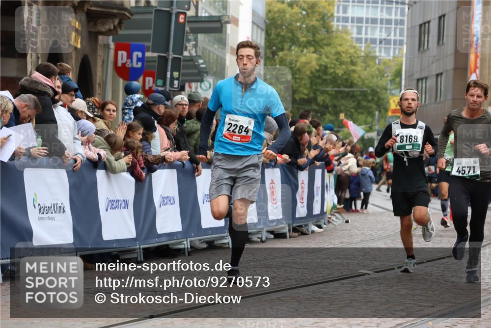 05.10.2025 - 20. swb-Marathon Bremen Strokosch-Dieckow http://msf.ph/oto/9270573 05.10.2025 13:01:38 Ziel 1042, 2284, 4571, 6302, 7440, 8169 meine-sportfotos.de