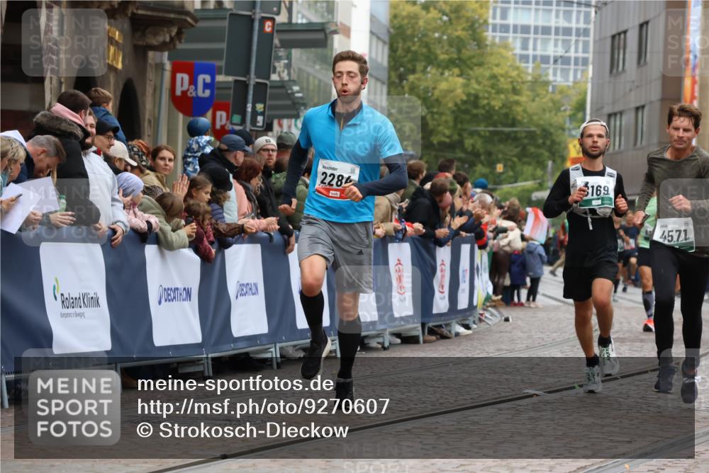 05.10.2025 - 20. swb-Marathon Bremen Strokosch-Dieckow http://msf.ph/oto/9270607 05.10.2025 13:01:38 Ziel 1042, 2284, 4571, 6302, 7440, 8169 meine-sportfotos.de