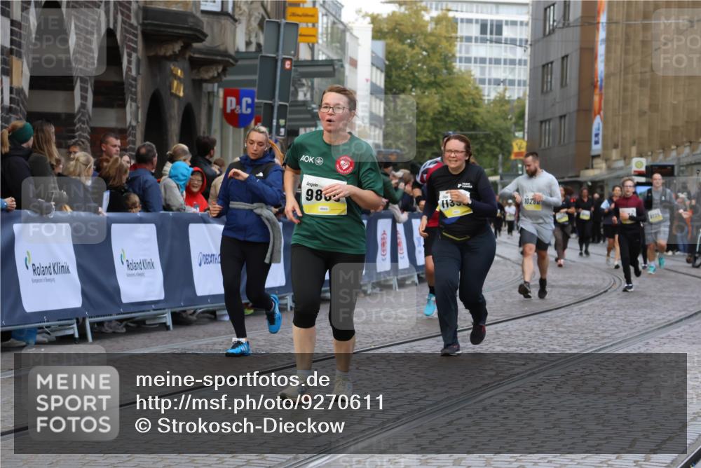 05.10.2025 - 20. swb-Marathon Bremen Strokosch-Dieckow http://msf.ph/oto/9270611 05.10.2025 11:10:13 Ziel 8533, 9734, 9806, 10082, 10189, 10563, 11204, 11261, 11333 meine-sportfotos.de