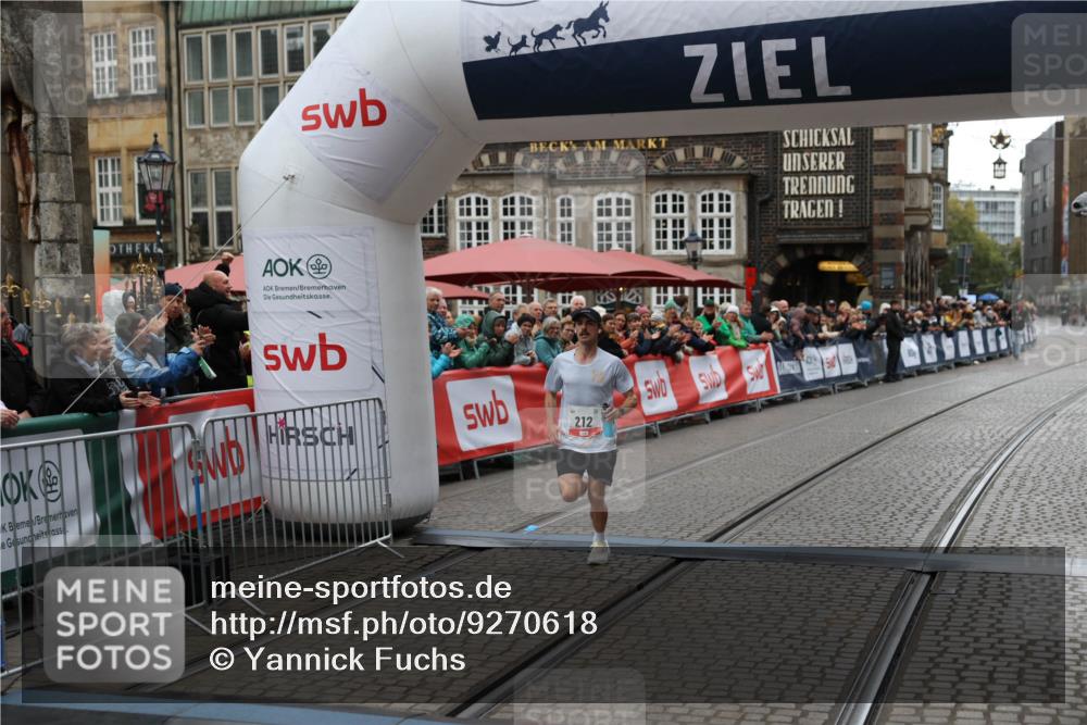 05.10.2025 - 20. swb-Marathon Bremen Yannick Fuchs http://msf.ph/oto/9270618 05.10.2025 12:15:15 Ziel 212 meine-sportfotos.de