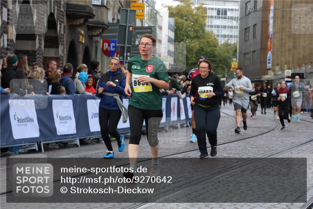 05.10.2025 - 20. swb-Marathon Bremen Strokosch-Dieckow http://msf.ph/oto/9270642 05.10.2025 11:10:13 Ziel 8533, 9734, 9806, 10082, 10189, 10563, 11204, 11261, 11333 meine-sportfotos.de