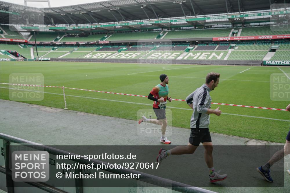 05.10.2025 - 20. swb-Marathon Bremen Michael Burmester http://msf.ph/oto/9270647 05.10.2025 12:42:36 Laufen im Stadion 588, 635, 907, 965, 1105, 1123, 1215, 1612, 1645, 1763, 1810, 2068, 2141, 2385, 3153, 3294, 3391, 3705, 4635, 5028, 5470, 5741, 7405, 7472, 7547, 7764, 6903 meine-sportfotos.de