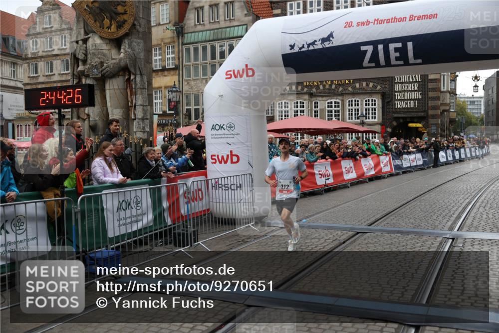 05.10.2025 - 20. swb-Marathon Bremen Yannick Fuchs http://msf.ph/oto/9270651 05.10.2025 12:15:15 Ziel 212 meine-sportfotos.de