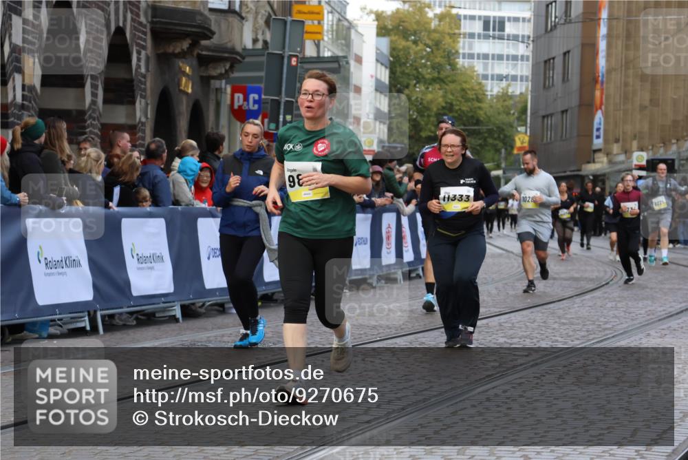 05.10.2025 - 20. swb-Marathon Bremen Strokosch-Dieckow http://msf.ph/oto/9270675 05.10.2025 11:10:13 Ziel 8533, 9734, 9806, 10082, 10189, 10563, 11204, 11261, 11333 meine-sportfotos.de