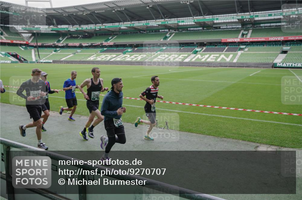 05.10.2025 - 20. swb-Marathon Bremen Michael Burmester http://msf.ph/oto/9270707 05.10.2025 12:42:42 Laufen im Stadion 588, 635, 907, 965, 1105, 1123, 1215, 1265, 1612, 1645, 1763, 1810, 2068, 2141, 2385, 3153, 3294, 3391, 3705, 4635, 5028, 5470, 5741, 7405, 7472, 7547, 7764, 8520, 6903 meine-sportfotos.de