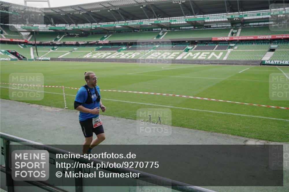 05.10.2025 - 20. swb-Marathon Bremen Michael Burmester http://msf.ph/oto/9270775 05.10.2025 12:42:53 Laufen im Stadion 588, 635, 662, 907, 965, 1105, 1123, 1215, 1265, 1612, 1645, 1652, 1810, 2062, 2068, 2141, 2385, 3153, 3294, 3391, 3705, 4664, 5028, 5231, 5470, 5741, 6423, 7405, 7472, 7498, 7547, 7764, 8053, 8520, 635, 1763, 4635, 6903 meine-sportfotos.de