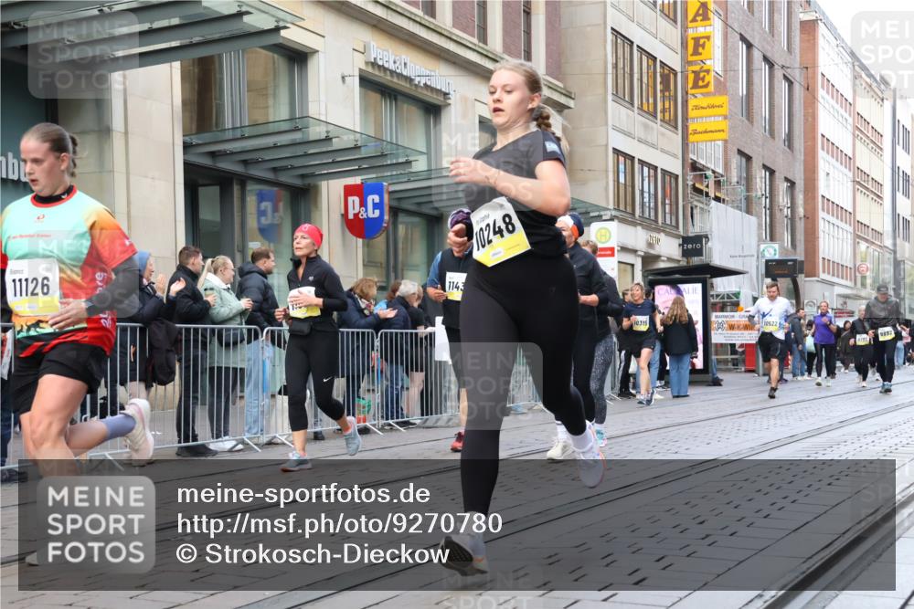 05.10.2025 - 20. swb-Marathon Bremen Strokosch-Dieckow http://msf.ph/oto/9270780 05.10.2025 11:08:45 Ziel 9184, 9466, 9632, 9721, 9774, 9798, 9815, 9912, 10031, 10087, 10248, 10315, 10458, 10522, 10714, 10784, 10840, 11056, 11126, 11142, 11379, 11437, 11530, 11674, 9184, 9466, 9632, 9721, 9774, 9798, 9815, 9912, 10031, 10087, 10248, 10315, 10458, 10522, 10714, 10784, 10840, 11056, 11126, 11142, 11379, 11437, 11530, 11674 meine-sportfotos.de
