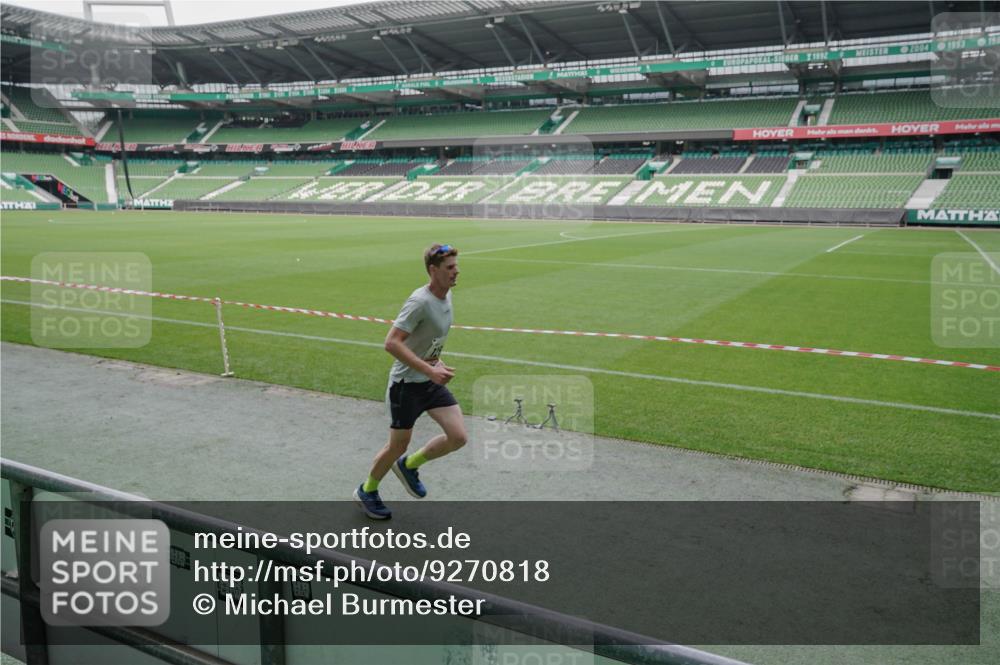 05.10.2025 - 20. swb-Marathon Bremen Michael Burmester http://msf.ph/oto/9270818 05.10.2025 12:42:57 Laufen im Stadion 588, 628, 662, 907, 965, 1105, 1123, 1215, 1265, 1612, 1641, 1645, 1652, 1745, 1810, 2062, 2068, 2141, 2385, 3294, 3391, 3705, 4664, 5028, 5231, 5470, 5741, 6423, 7269, 7405, 7472, 7498, 7547, 7668, 7764, 8053, 8520, 635, 1763, 3153, 4635 meine-sportfotos.de
