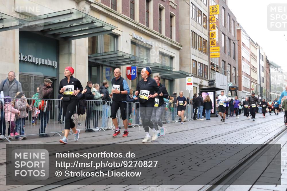 05.10.2025 - 20. swb-Marathon Bremen Strokosch-Dieckow http://msf.ph/oto/9270827 05.10.2025 11:08:46 Ziel 9184, 9466, 9632, 9774, 9798, 9815, 9912, 10031, 10087, 10248, 10315, 10458, 10522, 10714, 10784, 10840, 11056, 11126, 11142, 11379, 11437, 11530, 11674, 9184, 9466, 9632, 9774, 9798, 9815, 9912, 10031, 10087, 10248, 10315, 10458, 10522, 10714, 10784, 10840, 11056, 11126, 11142, 11379, 11437, 11530, 11674 meine-sportfotos.de