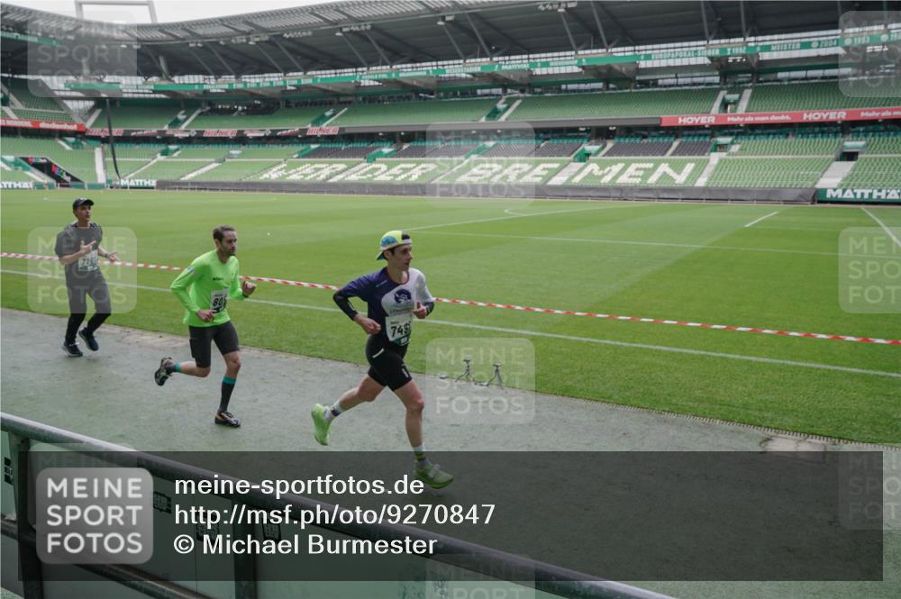 05.10.2025 - 20. swb-Marathon Bremen Michael Burmester http://msf.ph/oto/9270847 05.10.2025 12:43:03 Laufen im Stadion 588, 628, 662, 965, 1105, 1123, 1215, 1265, 1612, 1641, 1645, 1652, 1745, 1810, 2062, 2068, 2141, 2385, 3294, 3391, 3580, 3705, 4664, 5028, 5231, 5470, 5741, 5815, 6224, 6423, 7269, 7405, 7472, 7498, 7547, 7668, 7764, 8053, 8520, 635, 907, 1763, 3153, 4635 meine-sportfotos.de