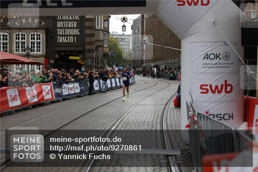 05.10.2025 - 20. swb-Marathon Bremen Yannick Fuchs http://msf.ph/oto/9270861 05.10.2025 12:15:40 Ziel 12 meine-sportfotos.de