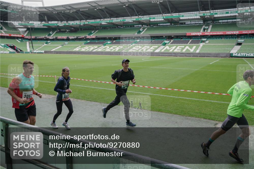 05.10.2025 - 20. swb-Marathon Bremen Michael Burmester http://msf.ph/oto/9270880 05.10.2025 12:43:04 Laufen im Stadion 588, 628, 662, 965, 1105, 1123, 1215, 1265, 1612, 1641, 1645, 1652, 1745, 1810, 2062, 2068, 2141, 2385, 3294, 3391, 3580, 3705, 4664, 5028, 5231, 5470, 5741, 5815, 6224, 6423, 7269, 7405, 7472, 7498, 7547, 7668, 7764, 8053, 8520, 635, 907, 1763, 3153, 4635 meine-sportfotos.de