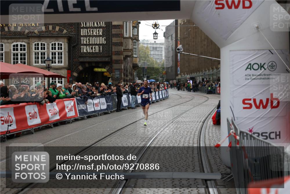 05.10.2025 - 20. swb-Marathon Bremen Yannick Fuchs http://msf.ph/oto/9270886 05.10.2025 12:15:41 Ziel 12 meine-sportfotos.de