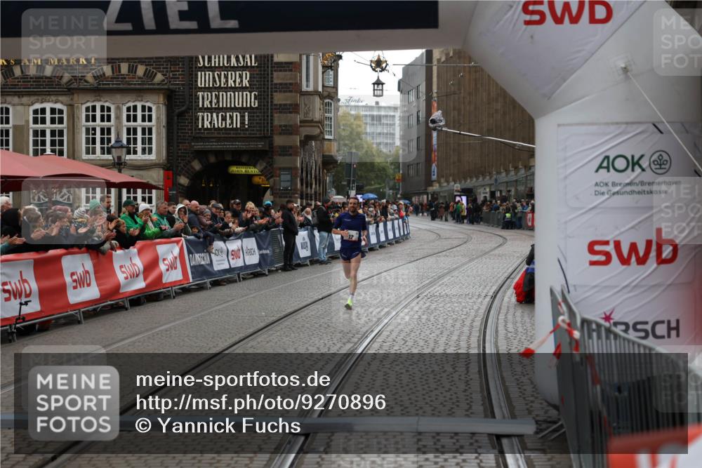 05.10.2025 - 20. swb-Marathon Bremen Yannick Fuchs http://msf.ph/oto/9270896 05.10.2025 12:15:41 Ziel 12 meine-sportfotos.de