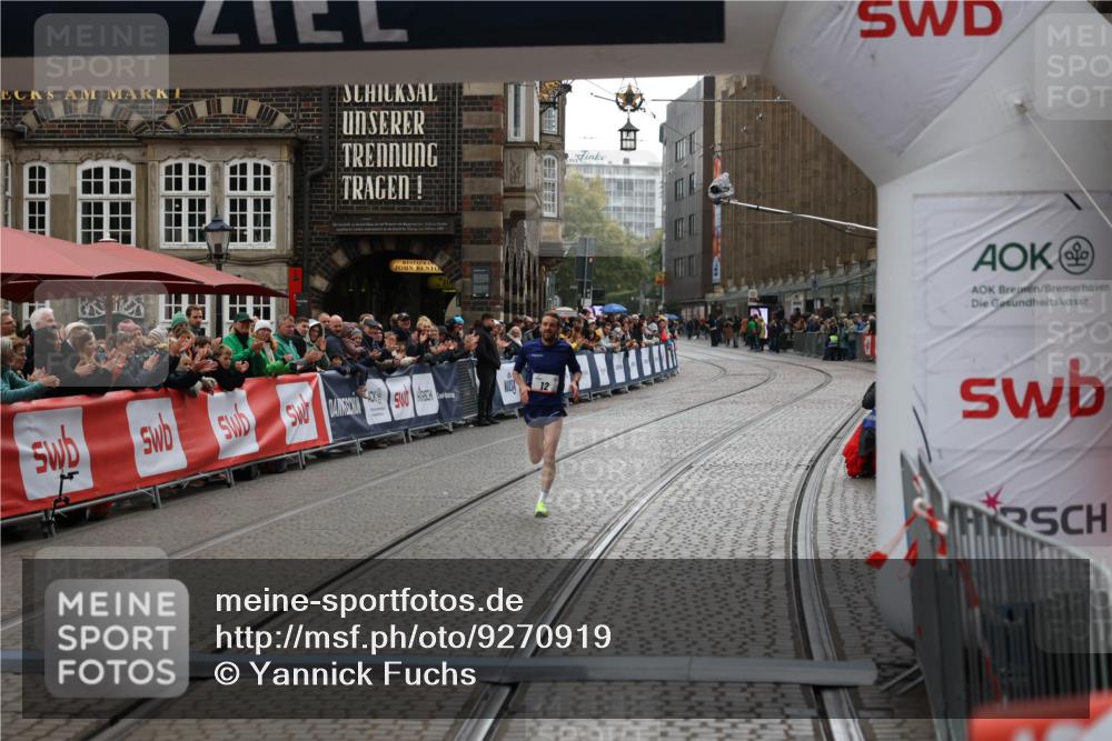 05.10.2025 - 20. swb-Marathon Bremen Yannick Fuchs http://msf.ph/oto/9270919 05.10.2025 12:15:42 Ziel 12 meine-sportfotos.de