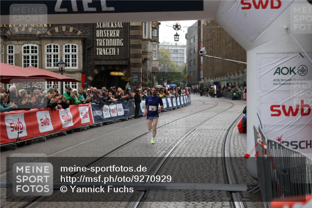 05.10.2025 - 20. swb-Marathon Bremen Yannick Fuchs http://msf.ph/oto/9270929 05.10.2025 12:15:42 Ziel 12 meine-sportfotos.de