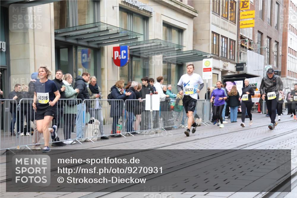 05.10.2025 - 20. swb-Marathon Bremen Strokosch-Dieckow http://msf.ph/oto/9270931 05.10.2025 11:08:49 Ziel 9466, 9632, 9774, 9798, 9815, 9848, 9892, 9912, 10031, 10087, 10248, 10295, 10315, 10458, 10522, 10714, 10784, 10840, 11056, 11126, 11142, 11379, 11437, 11530, 11674, 9466, 9632, 9774, 9798, 9815, 9848, 9892, 9912, 10031, 10087, 10248, 10295, 10315, 10458, 10522, 10714, 10784, 10840, 11056, 11126, 11142, 11379, 11437, 11530, 11674 meine-sportfotos.de