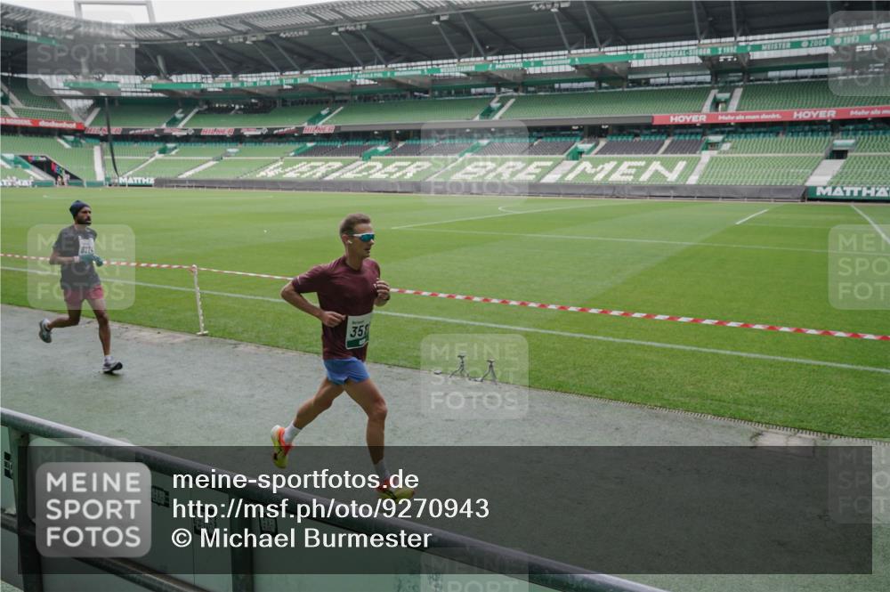 05.10.2025 - 20. swb-Marathon Bremen Michael Burmester http://msf.ph/oto/9270943 05.10.2025 12:43:13 Laufen im Stadion 577, 588, 628, 662, 706, 965, 1105, 1123, 1215, 1265, 1612, 1641, 1645, 1652, 1745, 1810, 2062, 2141, 2385, 2967, 3294, 3391, 3435, 3580, 3705, 4369, 4631, 4664, 4867, 5028, 5231, 5287, 5470, 5495, 5741, 5815, 5988, 6224, 6385, 6423, 6912, 7269, 7405, 7472, 7498, 7547, 7668, 7764, 7816, 7834, 8053, 8520, 8593, 9095, 635, 907, 965, 1612, 1645, 2068, 3153, 7405 meine-sportfotos.de