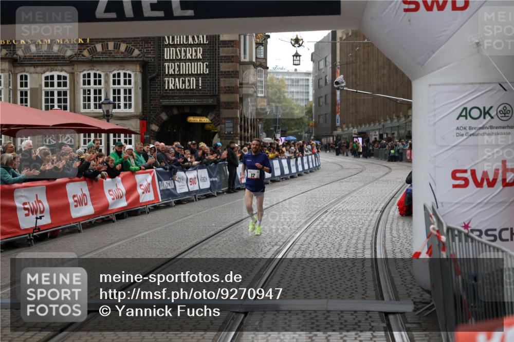 05.10.2025 - 20. swb-Marathon Bremen Yannick Fuchs http://msf.ph/oto/9270947 05.10.2025 12:15:42 Ziel 12 meine-sportfotos.de
