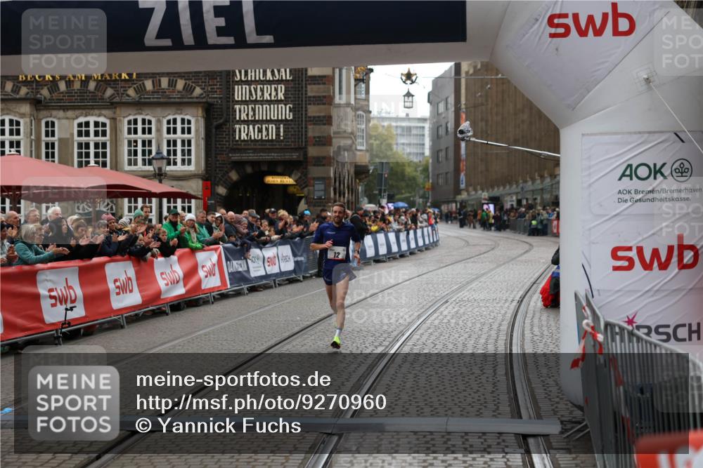 05.10.2025 - 20. swb-Marathon Bremen Yannick Fuchs http://msf.ph/oto/9270960 05.10.2025 12:15:43 Ziel 12 meine-sportfotos.de