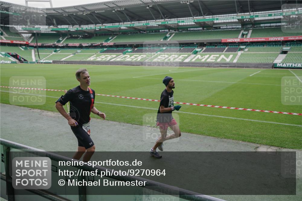 05.10.2025 - 20. swb-Marathon Bremen Michael Burmester http://msf.ph/oto/9270964 05.10.2025 12:43:14 Laufen im Stadion 577, 588, 628, 662, 706, 1105, 1123, 1215, 1265, 1641, 1652, 1745, 1810, 2062, 2141, 2385, 2967, 3294, 3391, 3435, 3580, 3705, 4369, 4631, 4664, 4867, 5028, 5231, 5287, 5470, 5495, 5741, 5815, 5988, 6224, 6385, 6423, 6912, 7269, 7472, 7498, 7547, 7668, 7764, 7816, 7834, 8053, 8520, 8593, 9095, 907, 965, 1612, 1645, 2068, 3153, 3294, 7405 meine-sportfotos.de