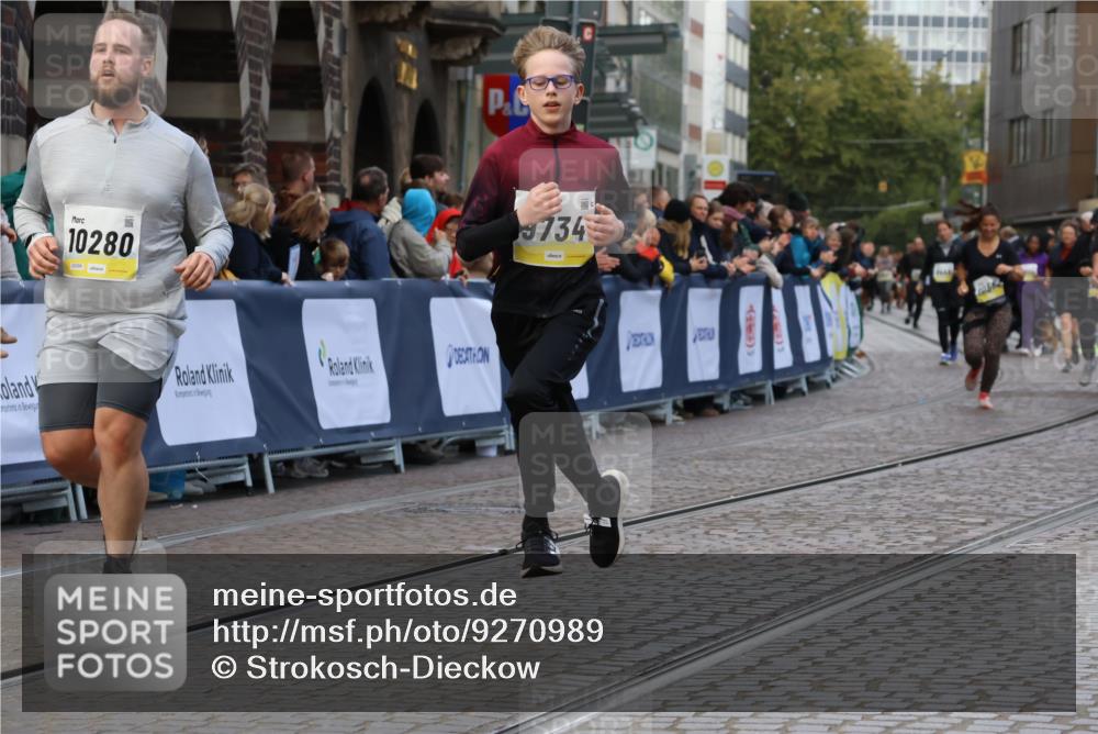 05.10.2025 - 20. swb-Marathon Bremen Strokosch-Dieckow http://msf.ph/oto/9270989 05.10.2025 11:10:20 Ziel 8225, 8533, 9734, 9895, 10189, 10280, 10288, 10552, 11333, 11388 meine-sportfotos.de