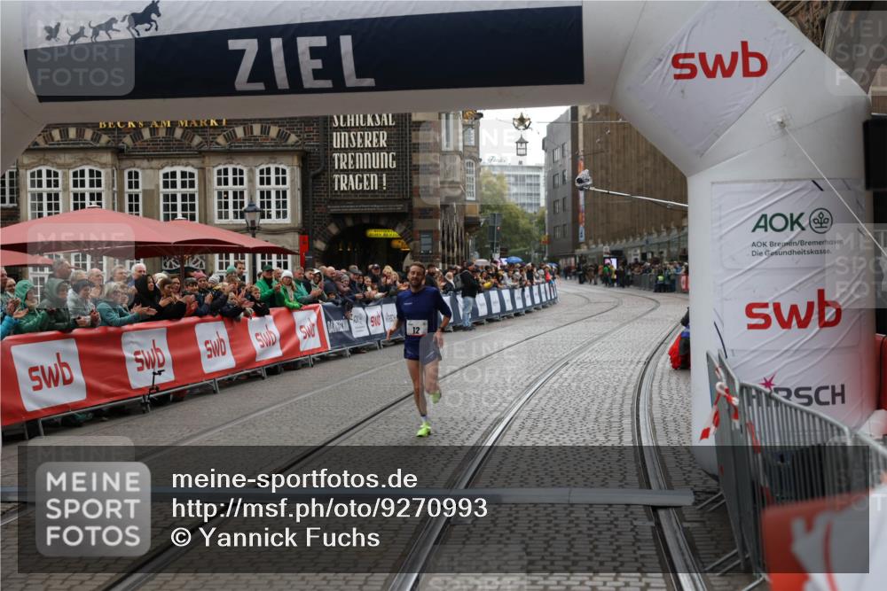 05.10.2025 - 20. swb-Marathon Bremen Yannick Fuchs http://msf.ph/oto/9270993 05.10.2025 12:15:43 Ziel 12 meine-sportfotos.de