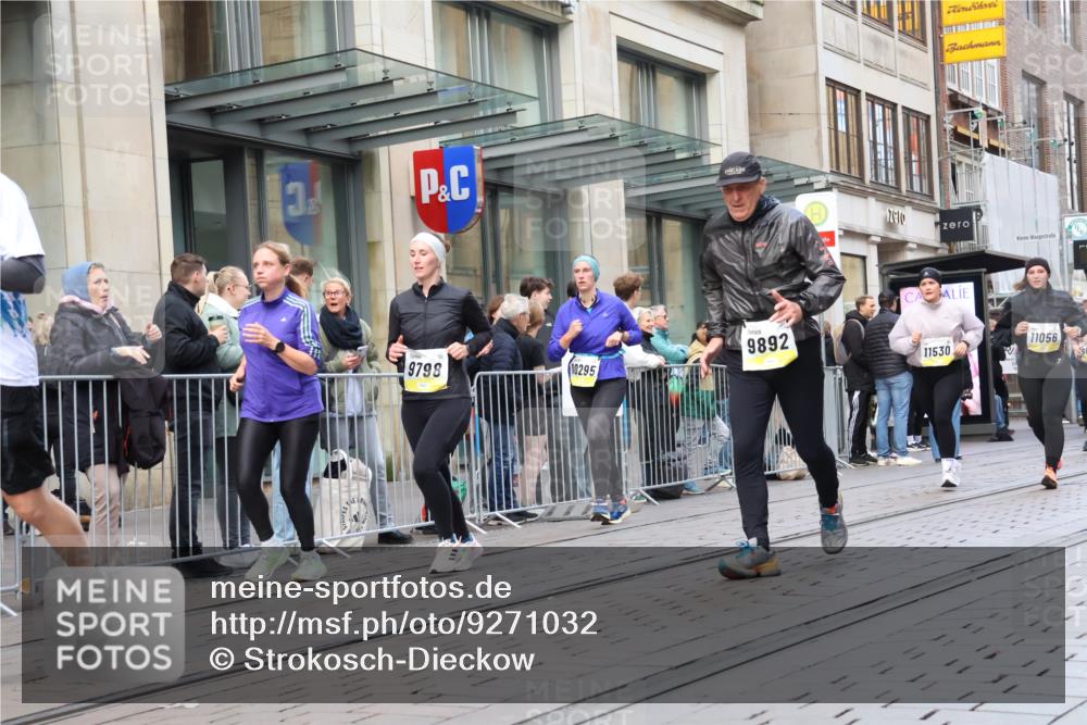 05.10.2025 - 20. swb-Marathon Bremen Strokosch-Dieckow http://msf.ph/oto/9271032 05.10.2025 11:08:52 Ziel 9632, 9798, 9815, 9848, 9892, 10295, 10315, 10458, 10522, 10784, 11056, 11218, 11379, 11437, 11530, 11674, 9632, 9798, 9815, 9848, 9892, 10295, 10315, 10458, 10522, 10784, 11056, 11218, 11379, 11437, 11530, 11674 meine-sportfotos.de