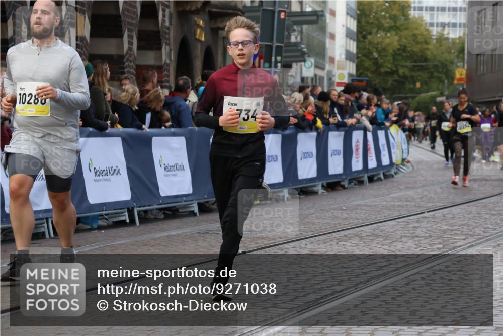 05.10.2025 - 20. swb-Marathon Bremen Strokosch-Dieckow http://msf.ph/oto/9271038 05.10.2025 11:10:20 Ziel 8225, 8533, 9734, 9895, 10189, 10280, 10288, 10552, 11333, 11388 meine-sportfotos.de