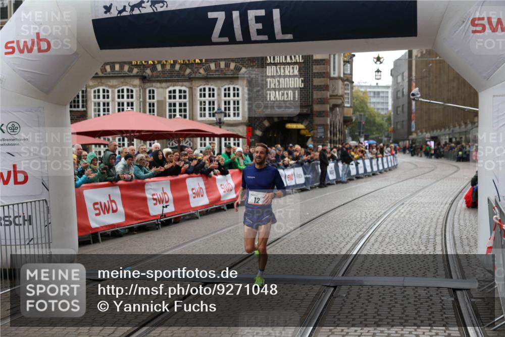 05.10.2025 - 20. swb-Marathon Bremen Yannick Fuchs http://msf.ph/oto/9271048 05.10.2025 12:15:44 Ziel 12 meine-sportfotos.de